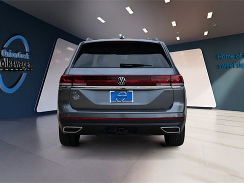 Certified 2025 Volkswagen Atlas SE image 6