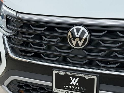 New 2026 Volkswagen Atlas Cross Sport SE FWD image 4