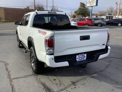 Used 2022 Toyota Tacoma TRD Off-Road image 15