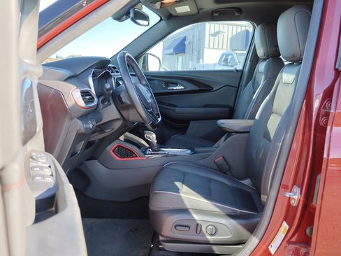 Used 2022 Chevrolet TrailBlazer RS w/ Sun and Liftgate Package image 25