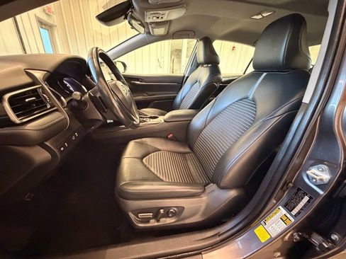 Used 2023 Toyota Camry SE image 17