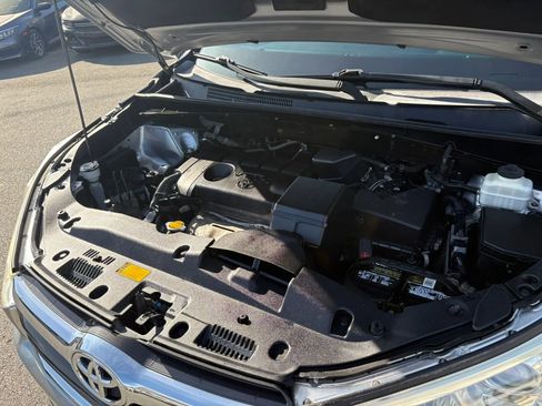 Used 2014 Toyota Highlander LE image 35