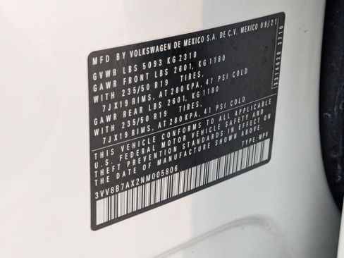 Used 2022 Volkswagen Tiguan SE R-Line image 24