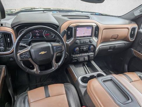 Used 2019 Chevrolet Silverado 1500 High Country w/ Technology Package AWD/4WD image 15