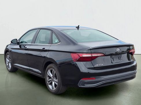 Used 2024 Volkswagen Jetta SE FWD image 4