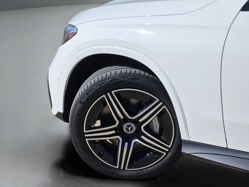 Used 2026 Mercedes-Benz GLC 300 image 42