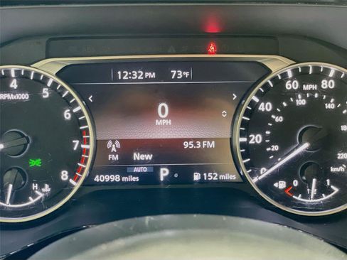 Used 2025 Nissan Pathfinder SV AWD/4WD image 15