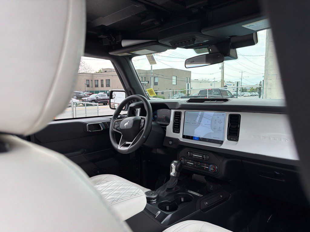 Used 2025 Ford Bronco 4-Door AWD/4WD image 32