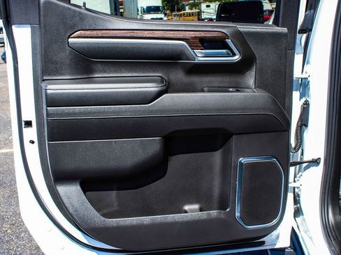 Used 2025 GMC Sierra 1500 Elevation AWD/4WD image 11