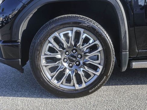 Used 2024 GMC Sierra 1500 Denali Ultimate AWD/4WD image 11