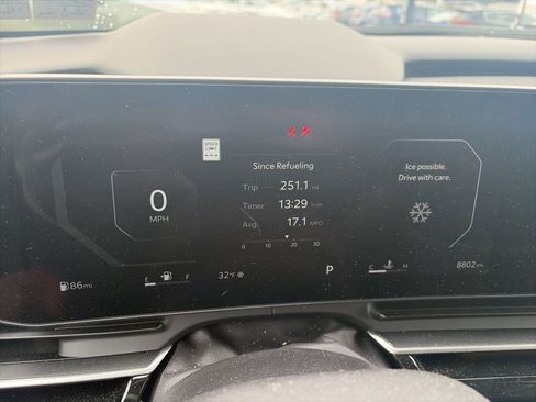 Used 2025 Kia Carnival SX Prestige image 13