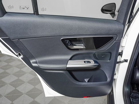 Certified 2026 Mercedes-Benz GLC 300 image 25