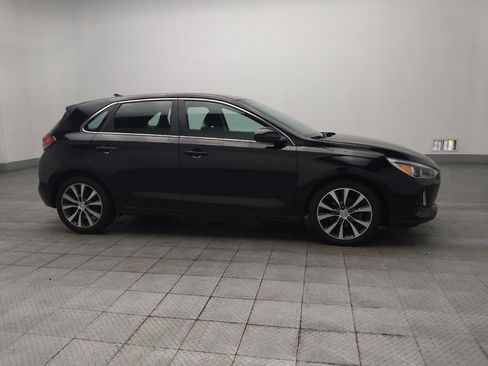 Used 2019 Hyundai Elantra GT FWD image 11