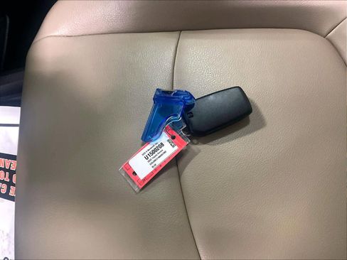 Used 2022 Toyota Sienna XLE w/ XLE Plus Package image 31