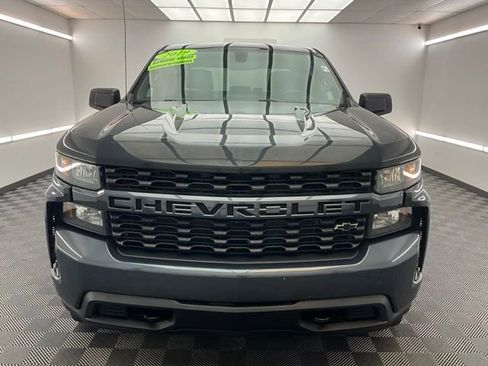 Used 2019 Chevrolet Silverado 1500 Custom w/ Custom Convenience Package AWD/4WD image 2