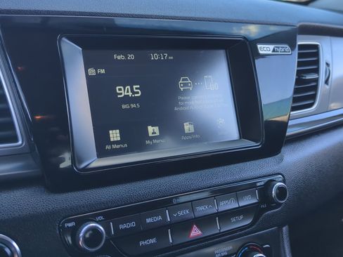 Used 2017 Kia Niro LX image 26