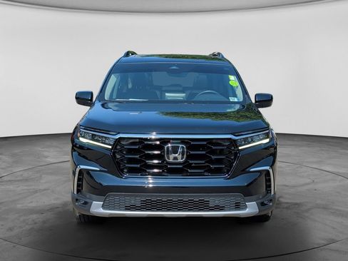 Used 2025 Honda Pilot Touring image 2
