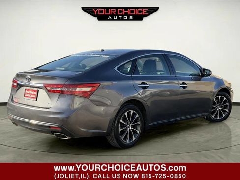 Used 2018 Toyota Avalon XLE image 7