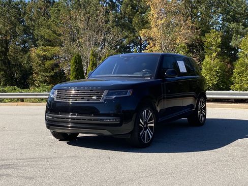 Used 2023 Land Rover Range Rover Long Wheelbase SE image 12