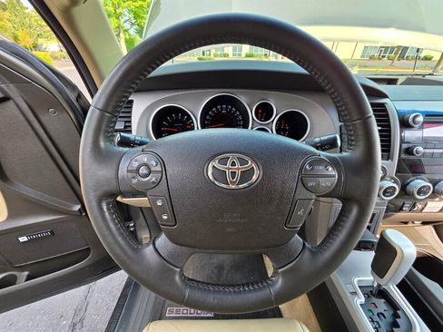 Used 2011 Toyota Sequoia Limited image 34