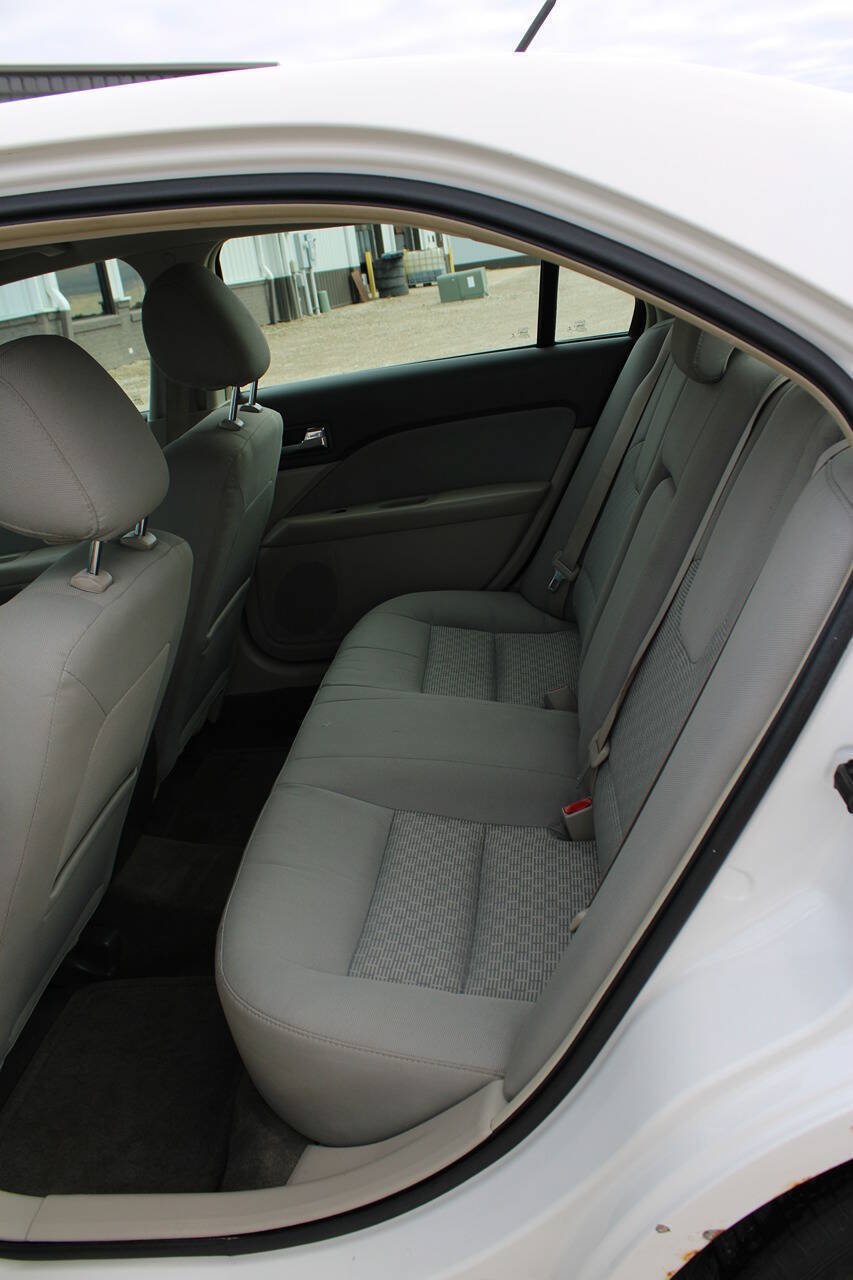 Used 2012 Ford Fusion SE FWD image 9
