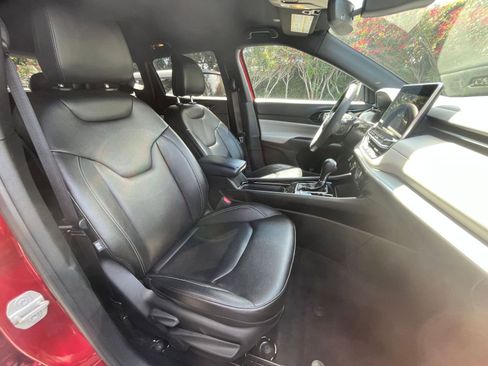 Used 2025 Jeep Compass Limited AWD/4WD image 37
