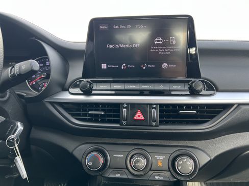 Used 2023 Kia Forte LXS w/ LXS Technology Package image 6