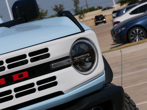 Used 2025 Ford Bronco Heritage Edition AWD/4WD image 9