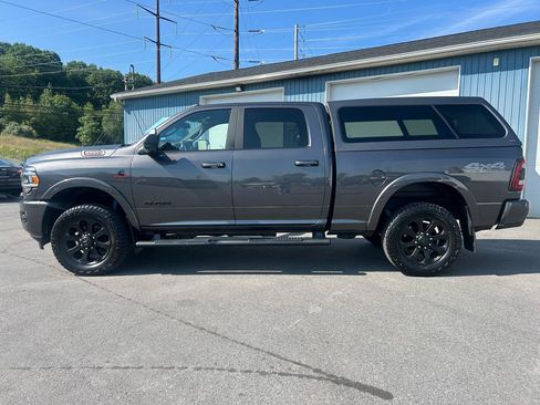 Used 2022 RAM 2500 Laramie AWD/4WD image 2