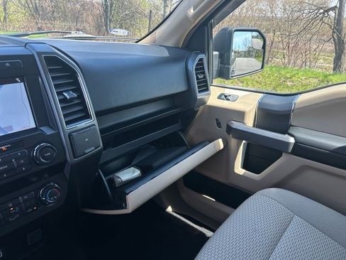 Used 2019 Ford F150 XLT w/ Equipment Group 302A Luxury AWD/4WD image 19