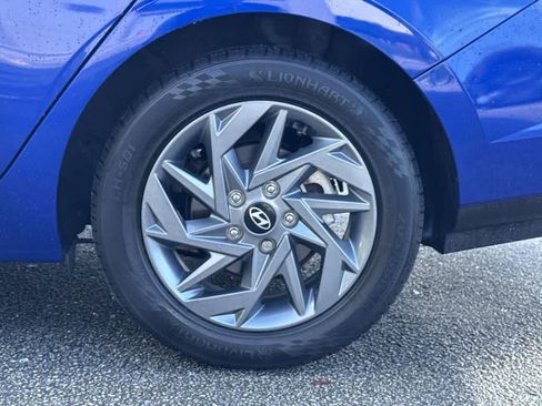 Used 2024 Hyundai Elantra SEL FWD image 11