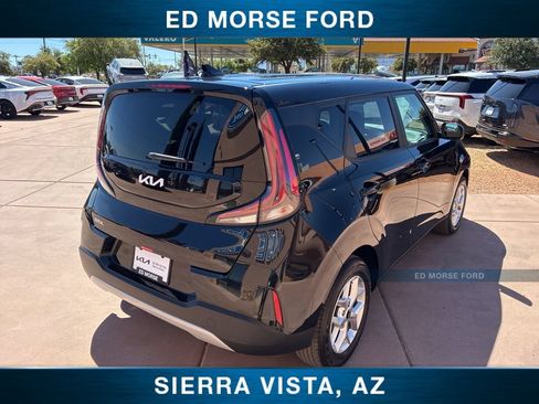 Used 2025 Kia Soul LX FWD image 8