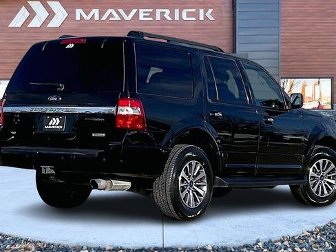 Used 2017 Ford Expedition XLT image 5