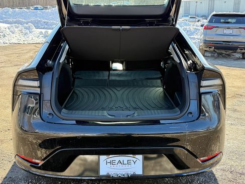 Used 2024 Toyota Prius Prime XSE Premium image 11