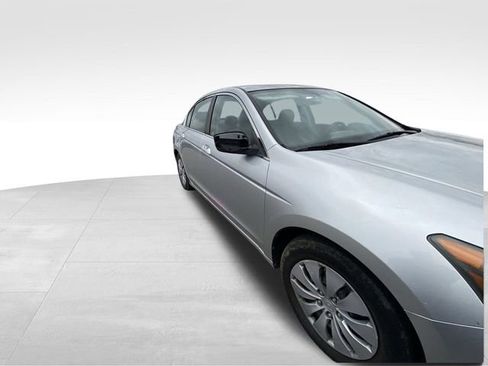 Used 2010 Honda Accord LX image 12