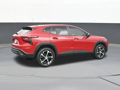 Used 2026 Chevrolet Trax RS FWD image 15