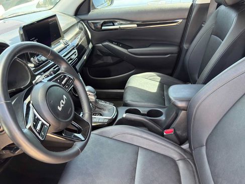 Certified 2023 Kia Seltos EX AWD/4WD image 11