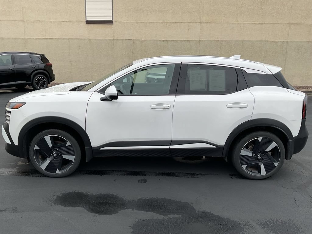 Used 2025 Nissan Kicks SR AWD/4WD image 8