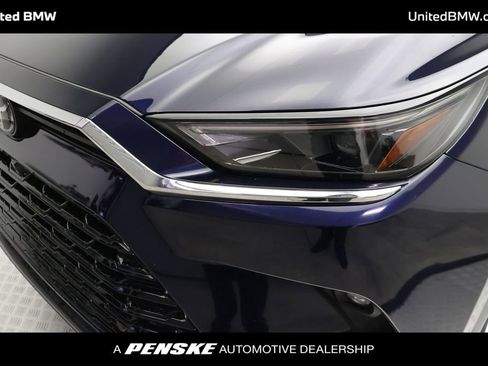 Used 2024 Toyota Grand Highlander AWD image 3