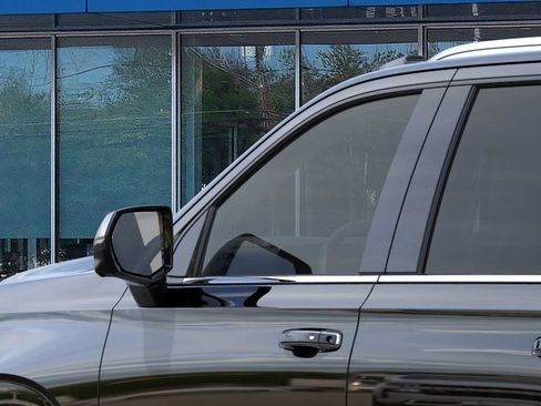 New 2026 Chevrolet Suburban Premier w/ Sun And Tow Package AWD/4WD image 12