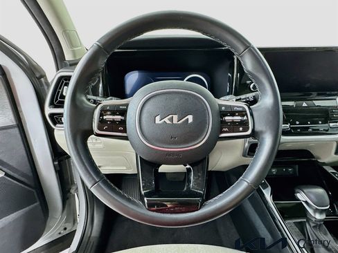 Certified 2023 Kia Sorento SX FWD image 11