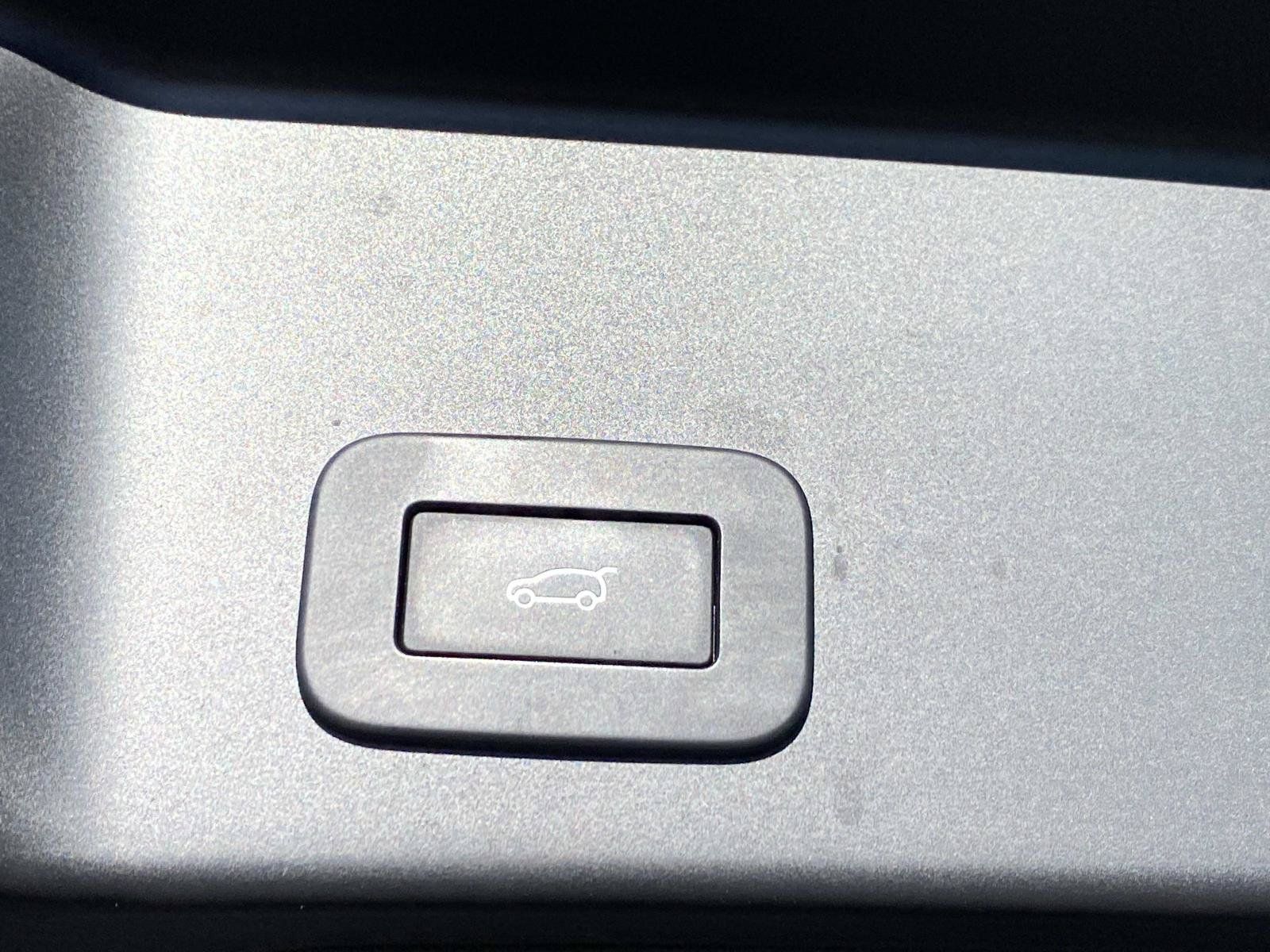 Used 2023 Land Rover Range Rover Evoque SE AWD/4WD image 6