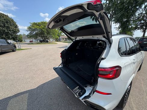 Used 2020 BMW X5 M50i AWD/4WD image 33