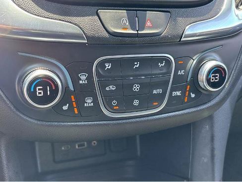 Used 2023 Chevrolet Equinox LT FWD image 28