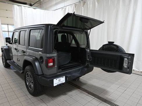 Used 2019 Jeep Wrangler Unlimited Sport S AWD/4WD image 22