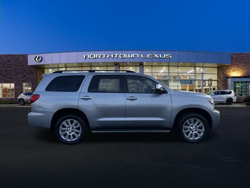 Used 2017 Toyota Sequoia Platinum image 28