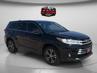 Used 2019 Toyota Highlander Plus video 1