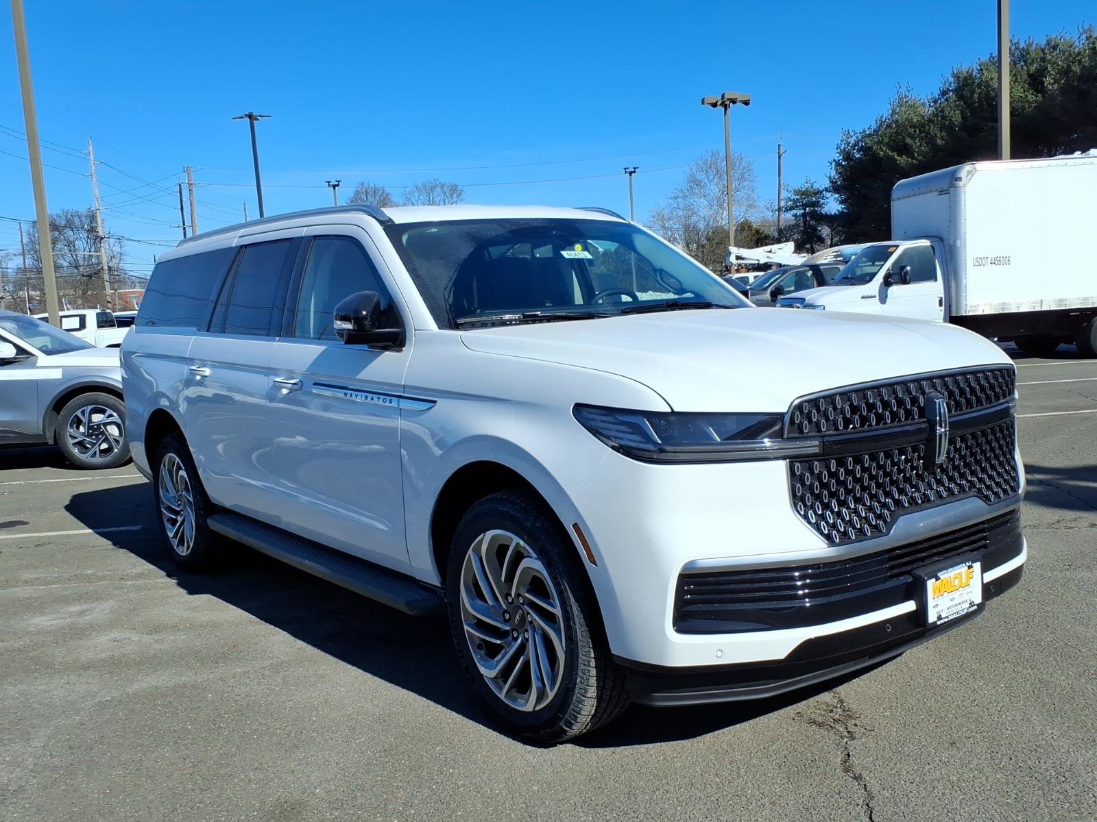 New 2026 Lincoln Navigator L Premier AWD/4WD image 1