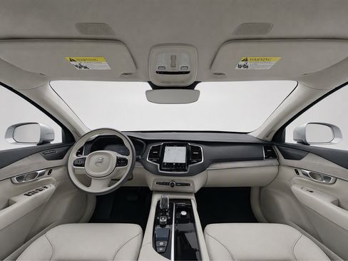 Certified 2024 Volvo XC90 B5 Plus w/ Protection Package Premier AWD/4WD image 11