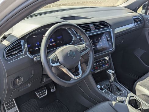 Used 2023 Volkswagen Tiguan SE R-Line AWD/4WD image 12